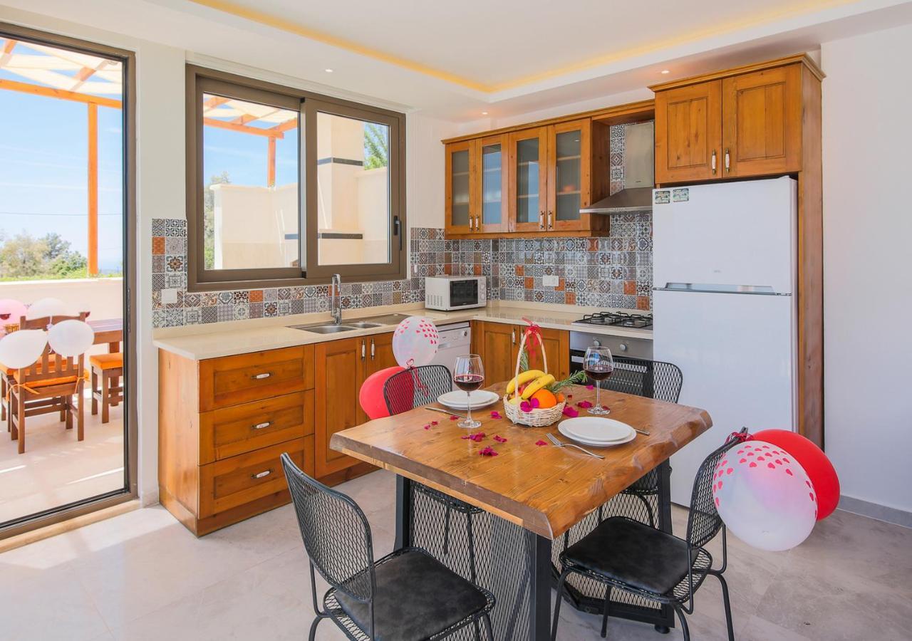 Villa 1 Sleeps 2 Honeymoon Isolated Infinity-Villa Orkide Uzumlu  Екстериор снимка